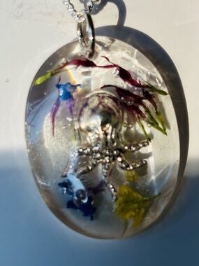 Handmade Silver Octopus Resin Necklace w/Beach Flowers and Sand! Just Beautiful